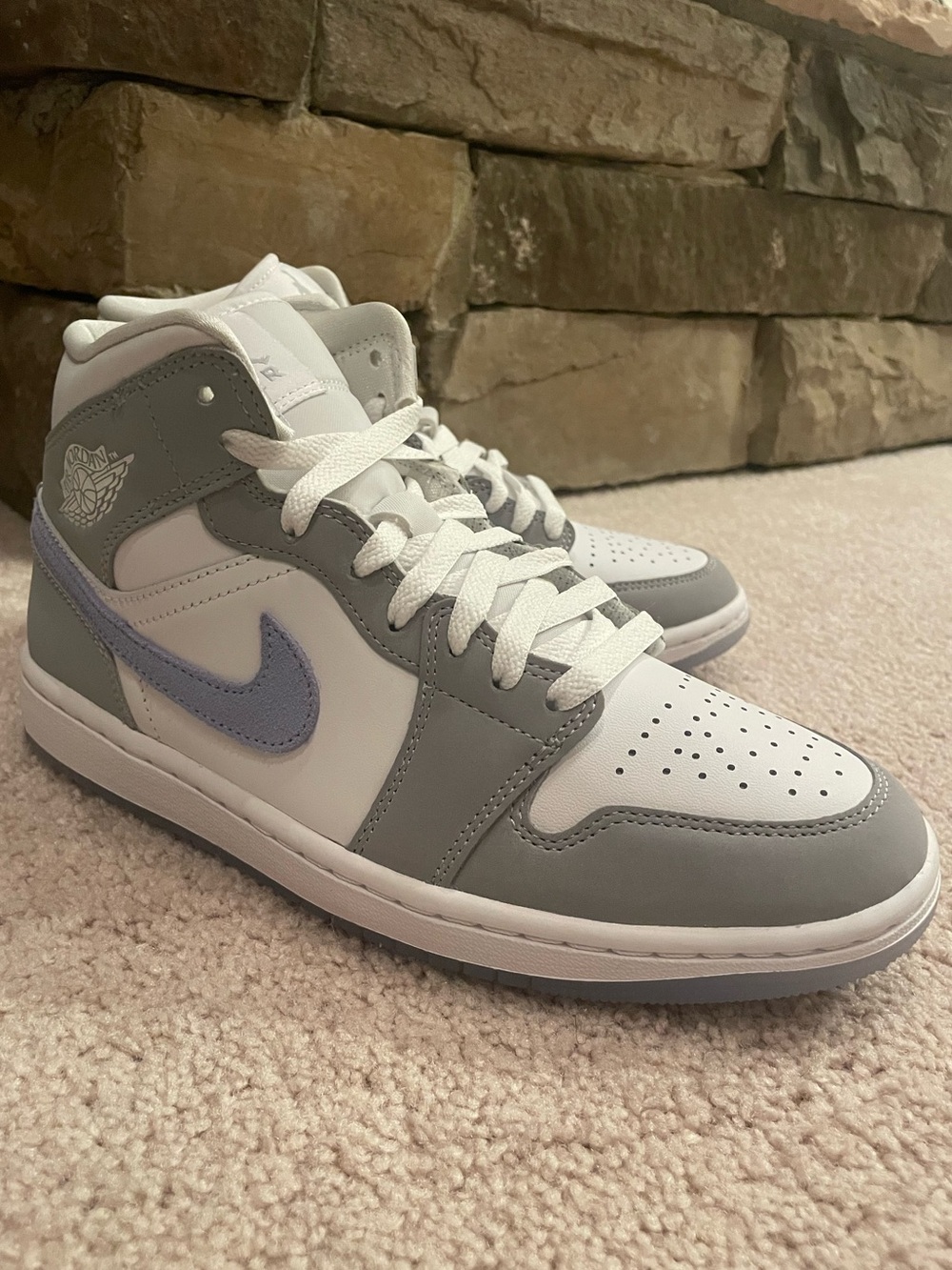 NEW Nike Air Jordan 1 Mid Sneaker Women’s Sz 8.5